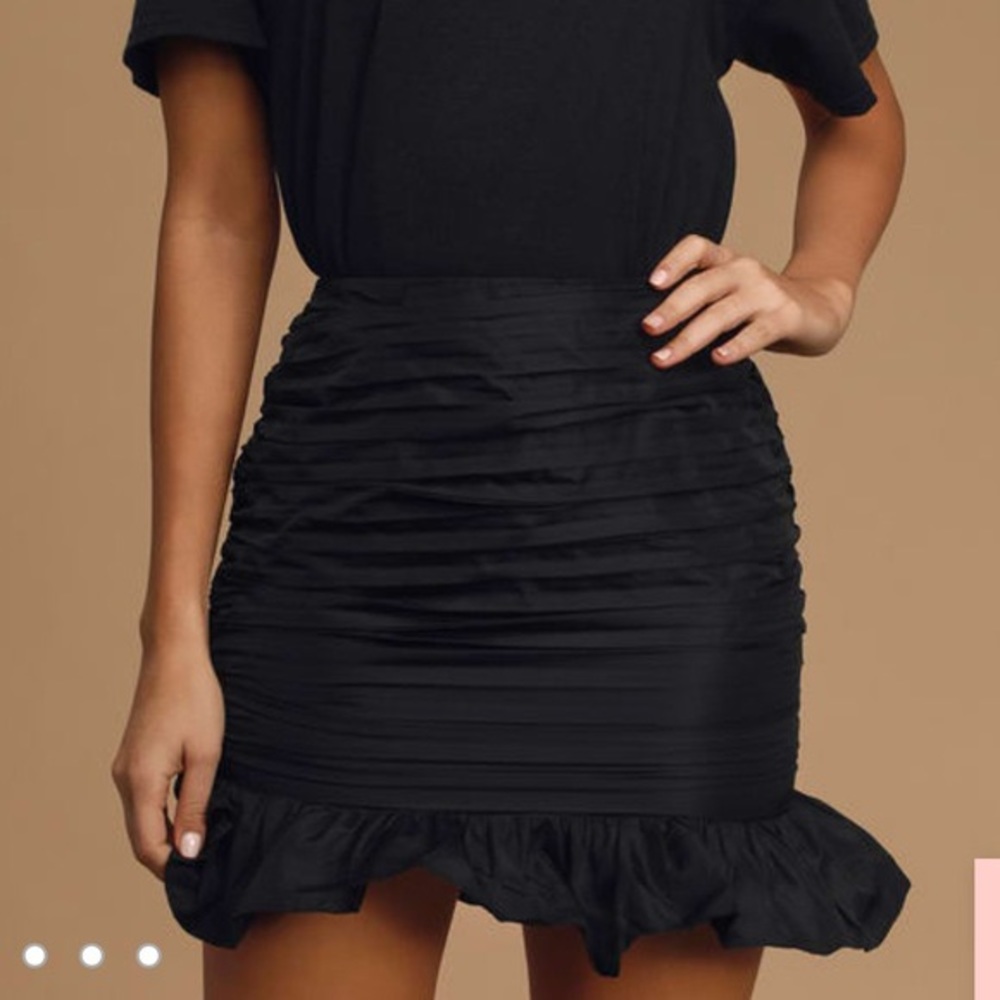 Bubble Ruched Mini Skirt (NWT) - Picture 2 of 4